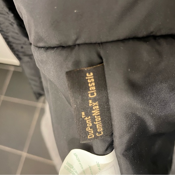 Obermeyer Snowboard Jacket - Men’s medium - Picture 7 of 13